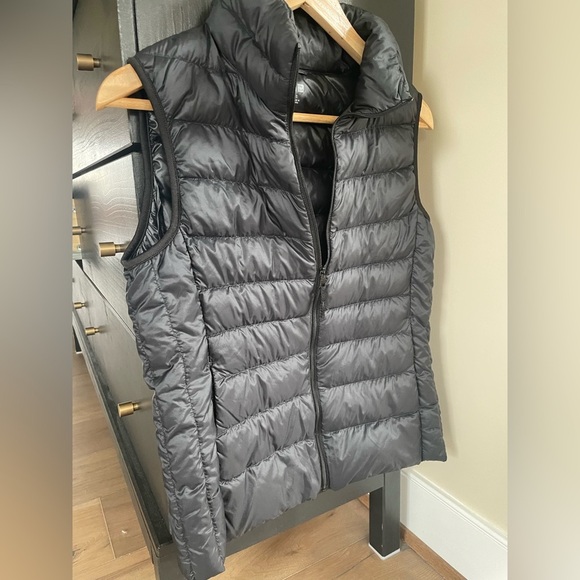 Uniqlo Ultra Light Down Vest, Black, Small - Picture 2 of 7